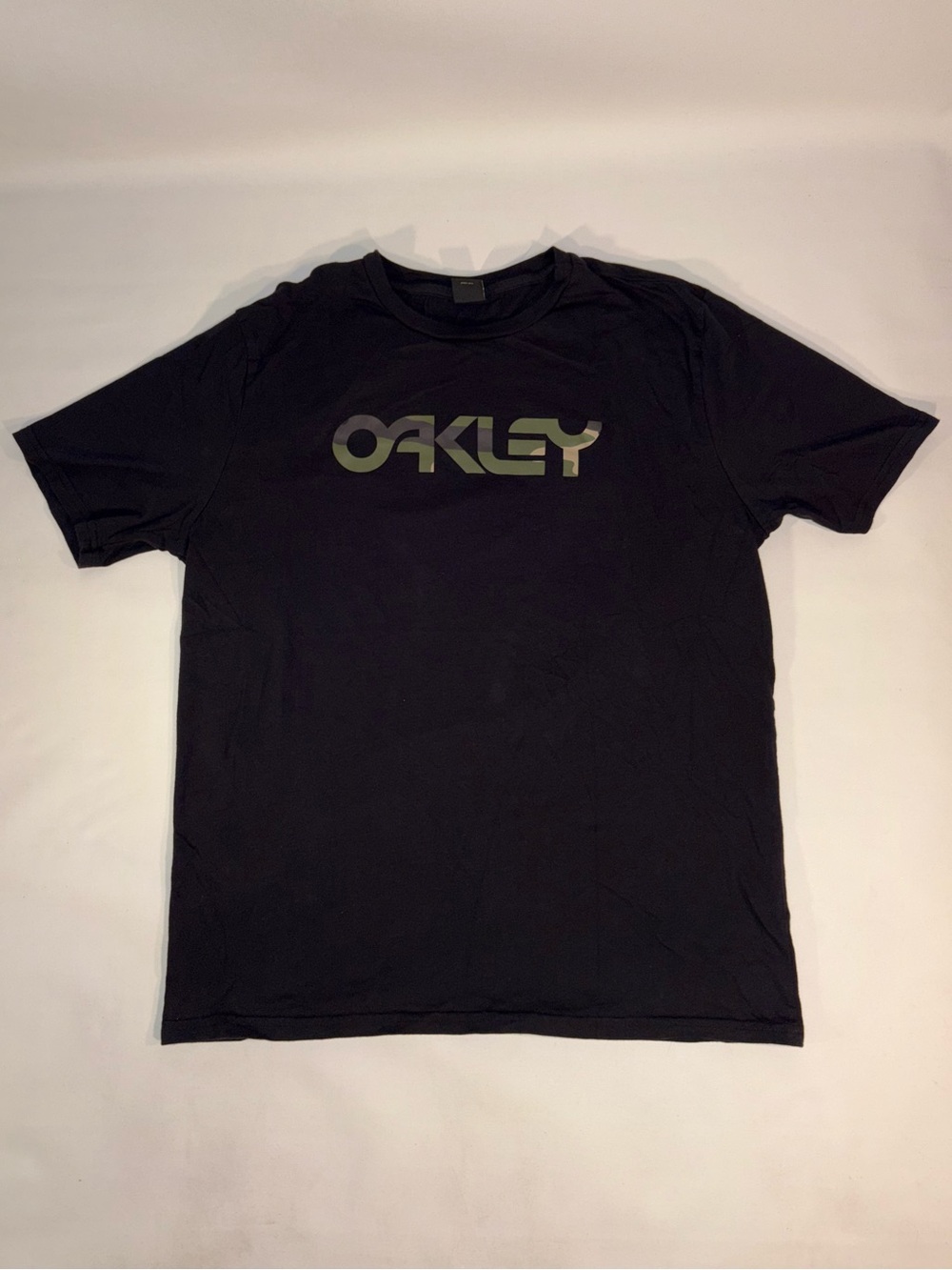 🌳 OAKLEY CAMO LOGO REGULAR FIT Y2K SHORT SLEEVE BLACK T-SHIRT 🌳
